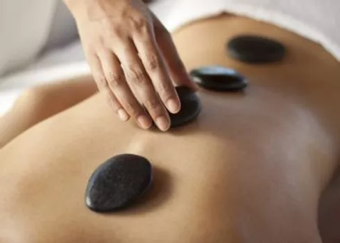 Υφαιστιακές πέτρες που χρησιμοποιούντε στο hot stone massage